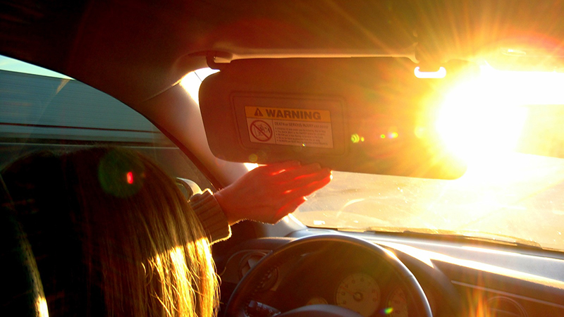 Driving in heatwaves: Why the temperature on your car dashboard is  different to BOM - ABC News